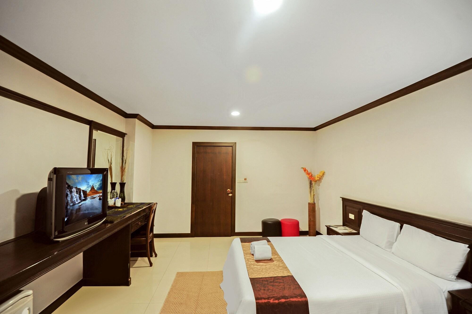 Romena Grand Hotel Chiang Mai Exteriör bild