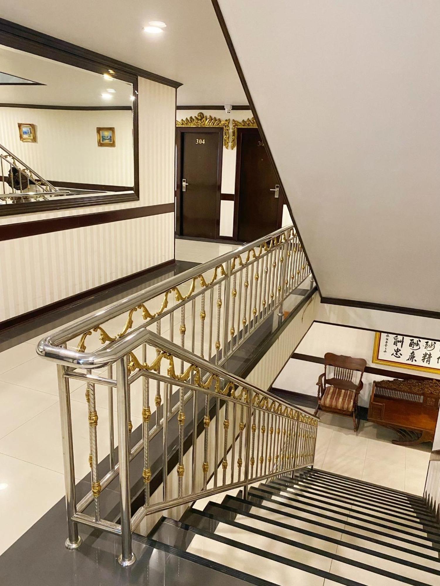 Romena Grand Hotel Chiang Mai Exteriör bild