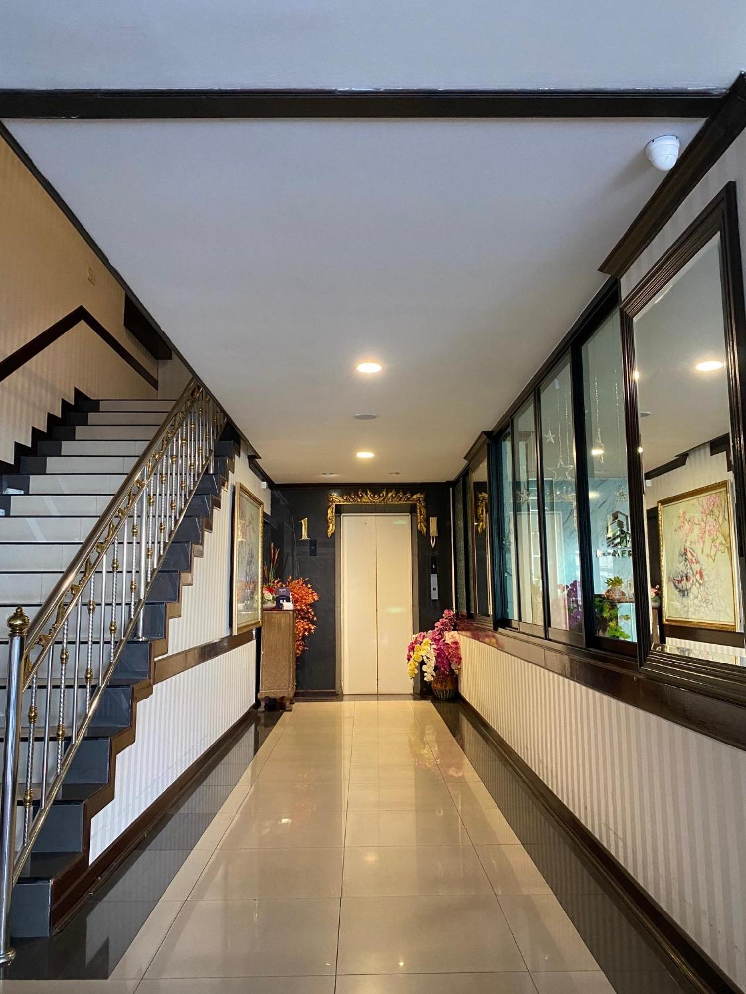 Romena Grand Hotel Chiang Mai Exteriör bild