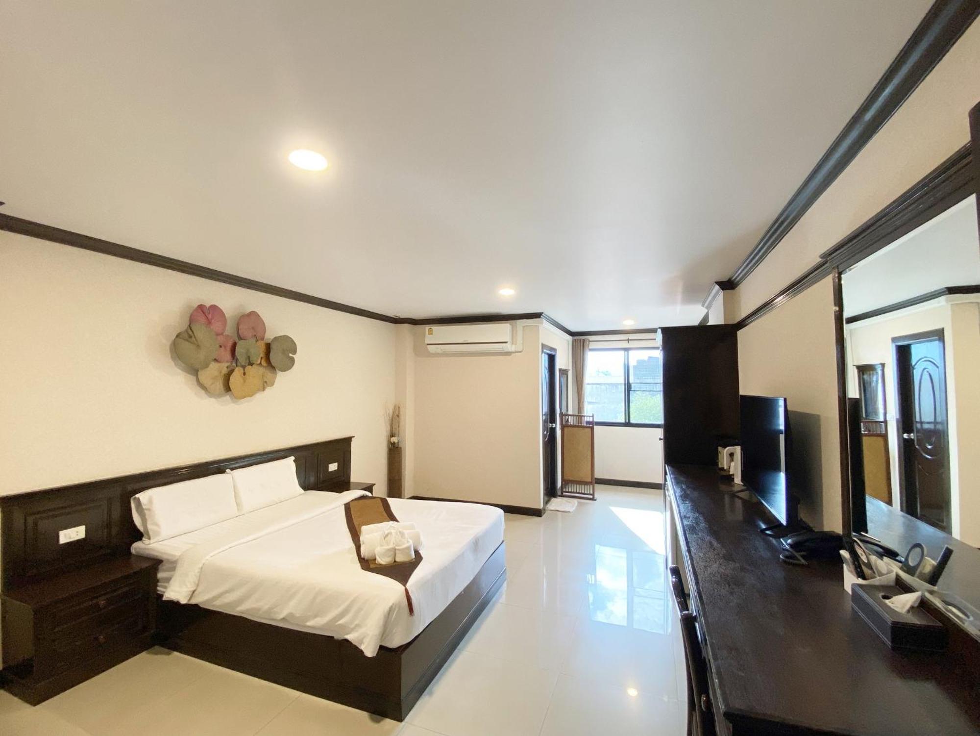 Romena Grand Hotel Chiang Mai Exteriör bild