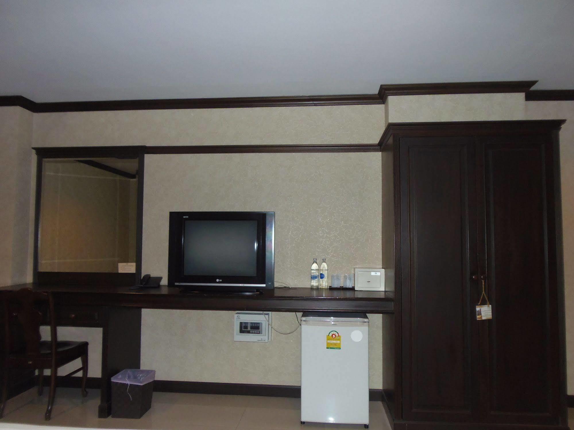 Romena Grand Hotel Chiang Mai Exteriör bild